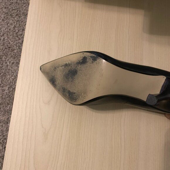 Guess Women's Leather Pumps - Picture 4 of 4